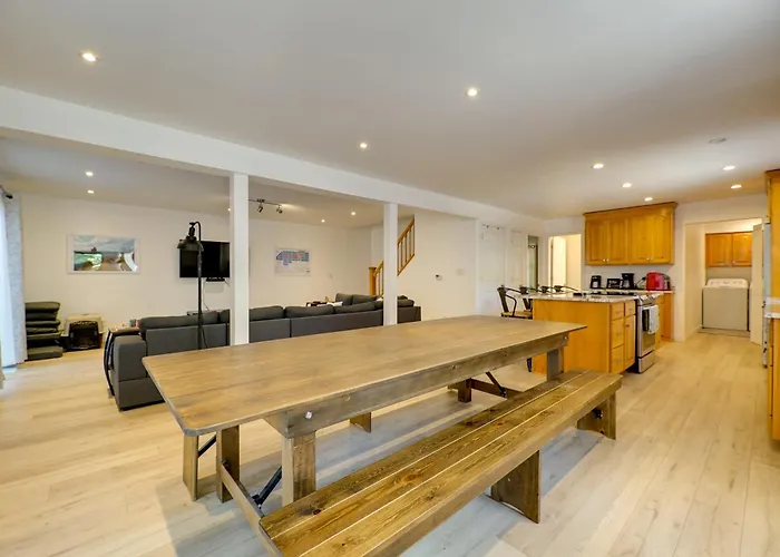 1 Mi To Tunnel Park: Holland Home W/ Fire Pit